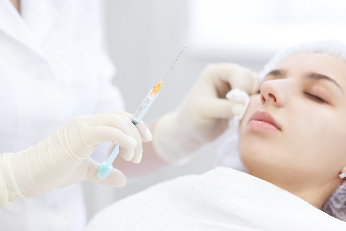 Контурная пластика век